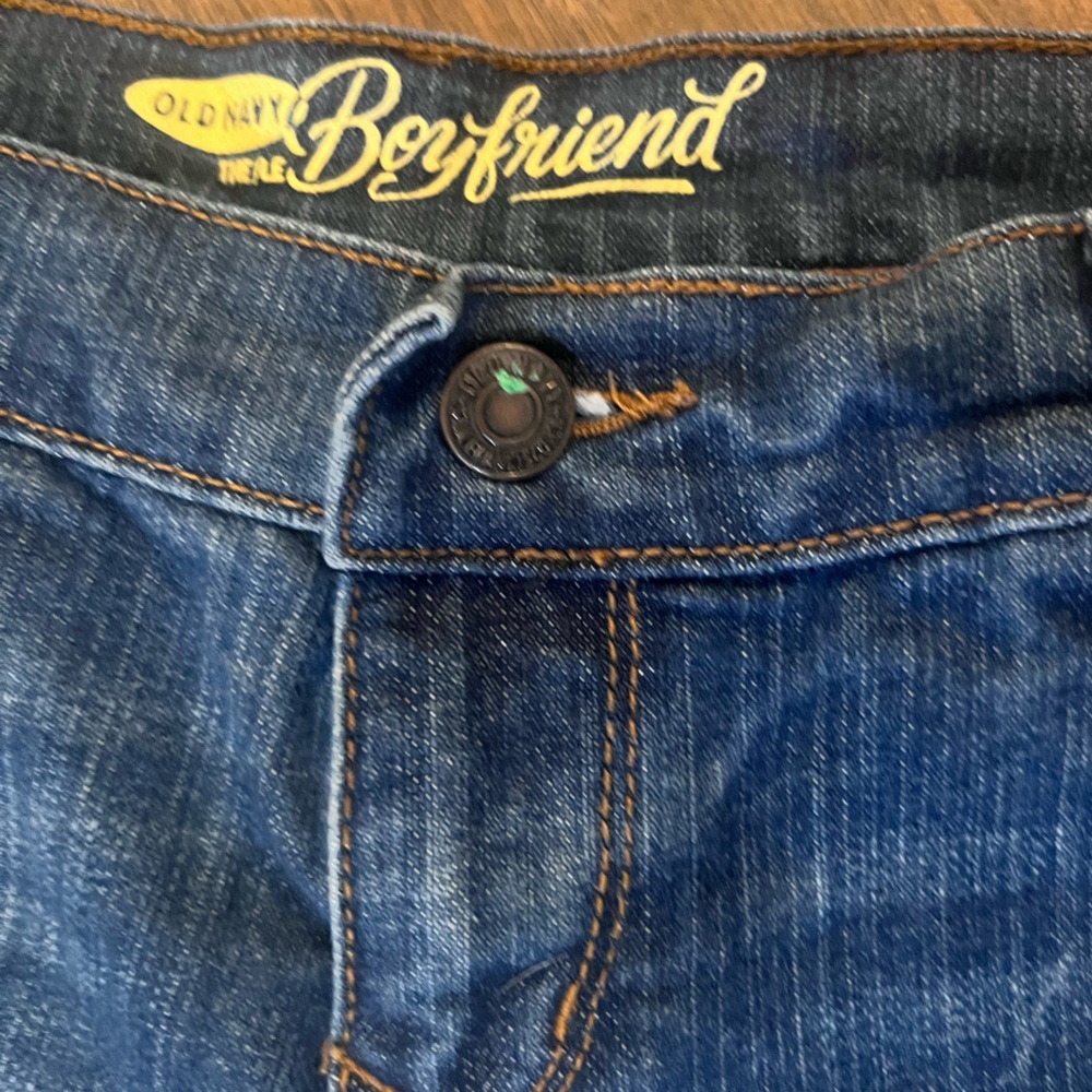 Old Navy 3” Boyfriend Denim Short Size 2 - Picture 4 of 6